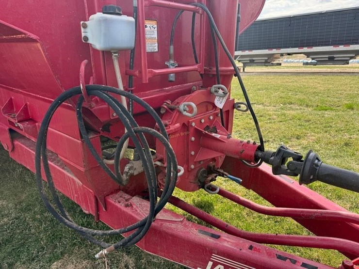 jamesway-auto-trac-5600-gallon-manure-tanker-image-12