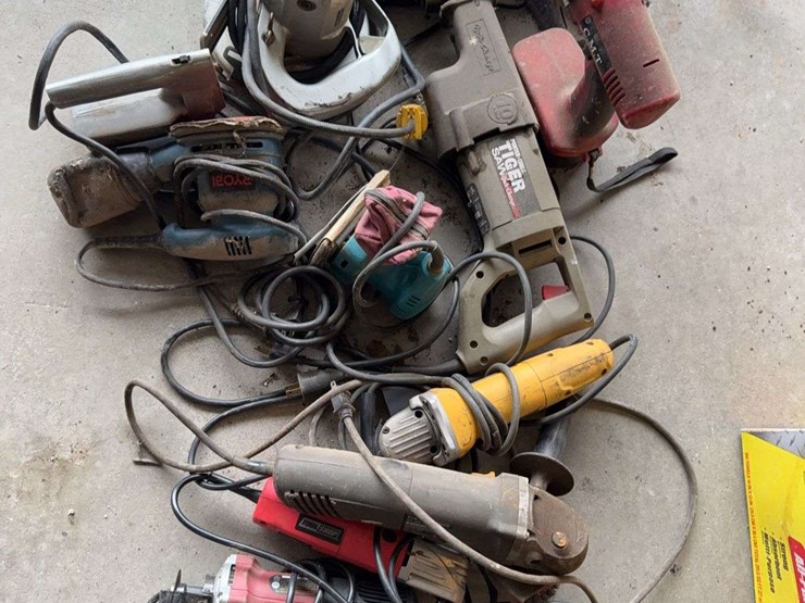 assorted-power-tools-including-sanders,-grinders,-and-reciprocating-saw-image-2