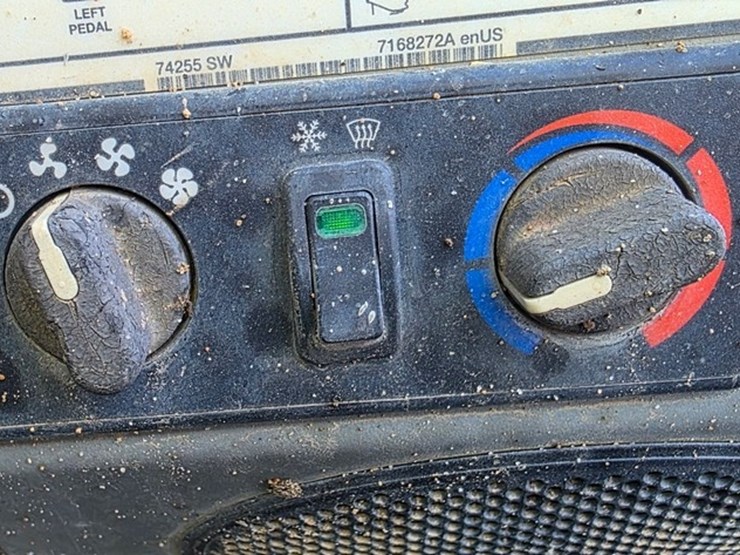 2015-bobcat-t450-image-51