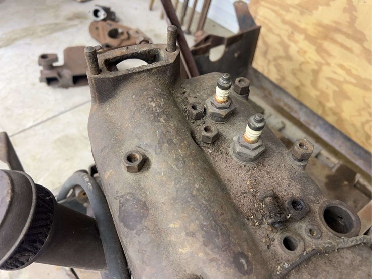 ford-engine-and-parts-image-19