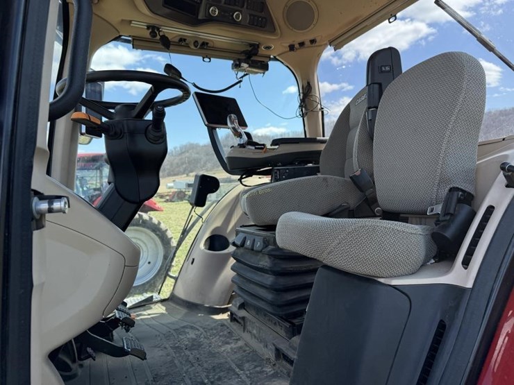 2023-case-ih-380-image-18