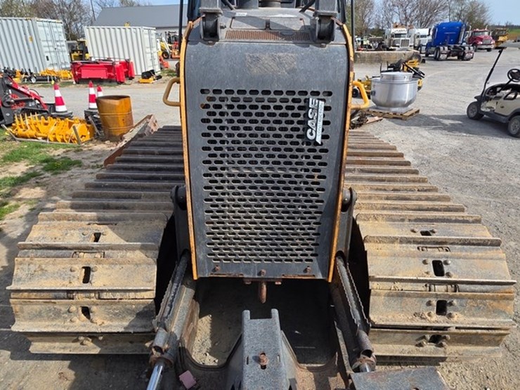 2016-case-750m-lgp-image-52