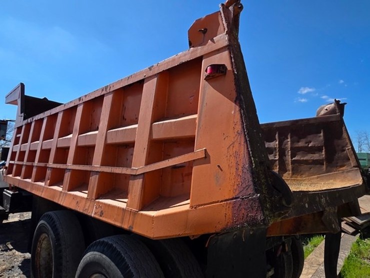 1974-white-construcktor-image-16