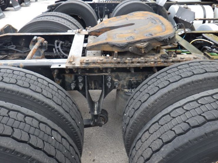 2016-international-8600-image-4