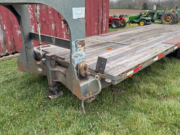 flatbed-gooseneck-trailer-22'-deck-clean-title-image-6