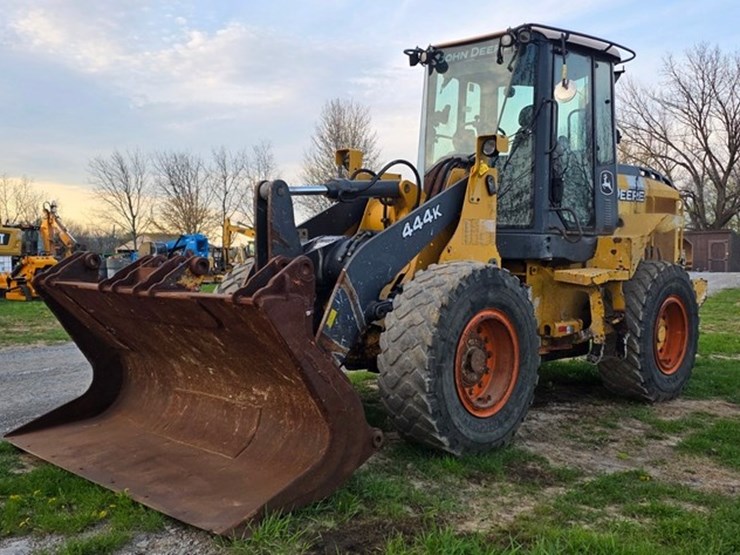 2012-deere-444k-image-1