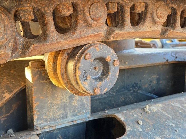 2014-case-cx160c-image-42