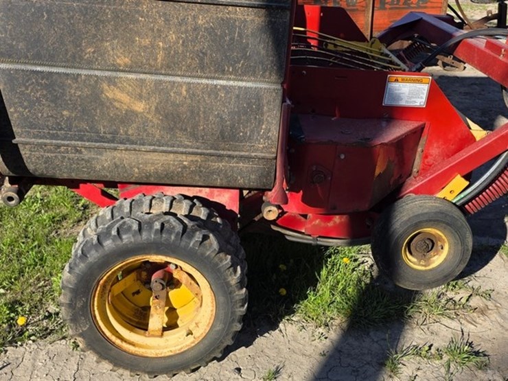 new-holland-166-image-11