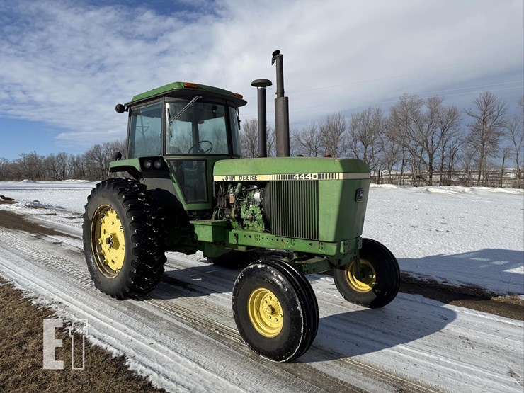 john-deere-4440-image-2