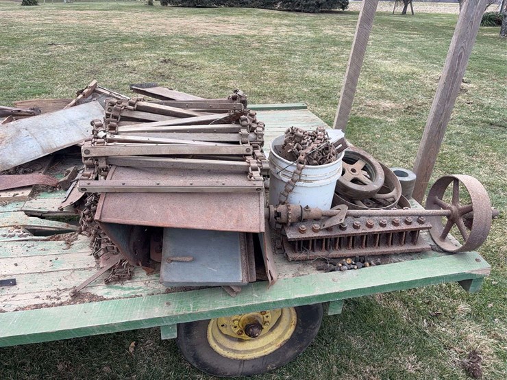 gleaner-fordson-mounted-combine-image-17