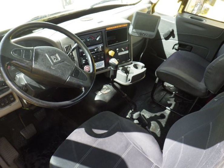 2016-international-8600-image-13