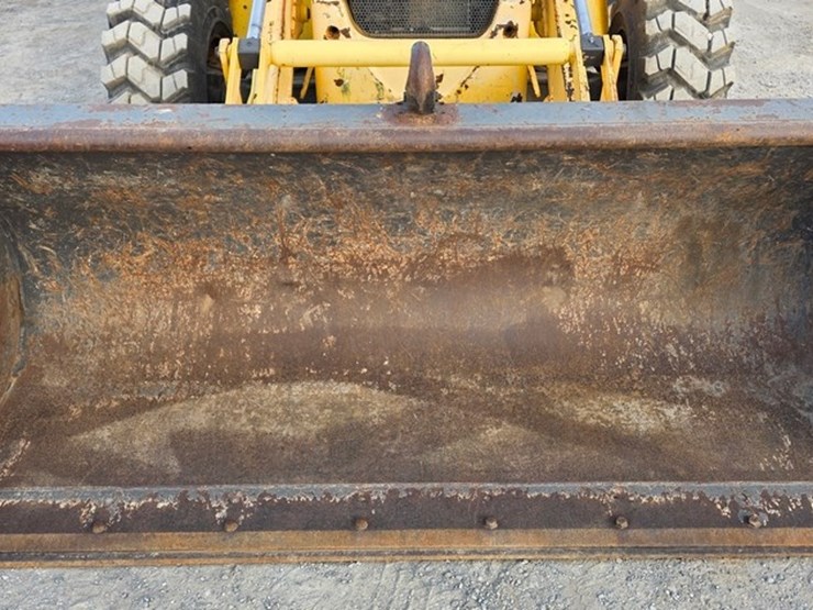 2009-new-holland-b95b-image-44