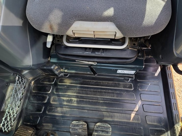 2020-new-holland-e57c-image-63