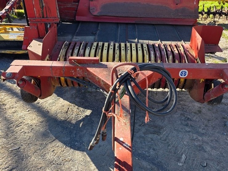 new-holland-166-image-15