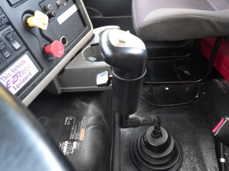 2016-international-8600-image-15