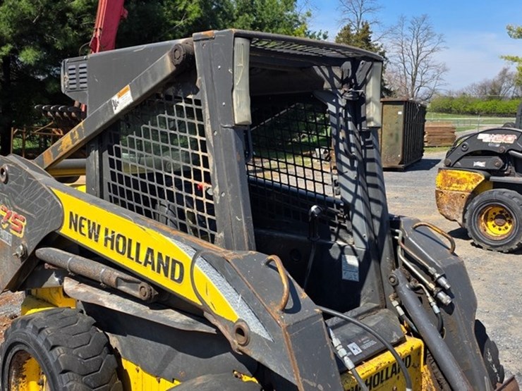 new-holland-l175-image-8