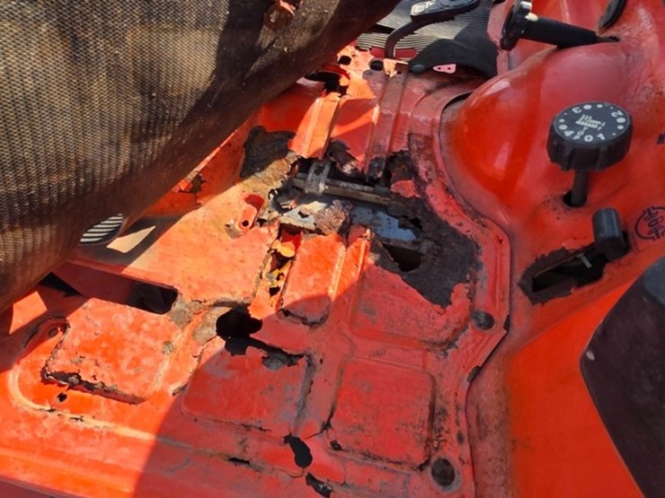 2014-kubota-bx1870-image-44