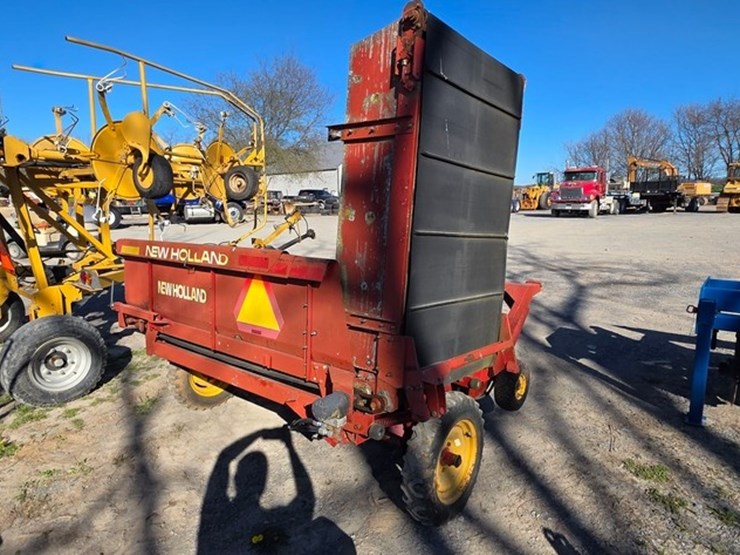 new-holland-166-image-3