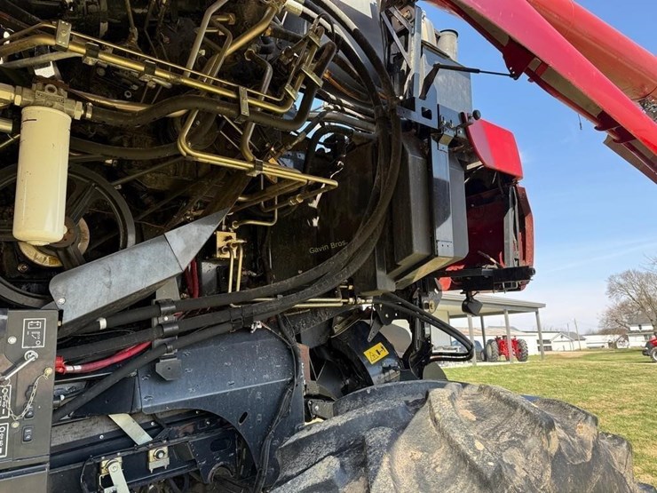 2014-case-ih-8230-image-33