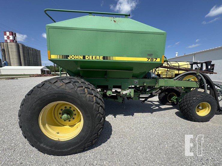 john-deere-787-image-5