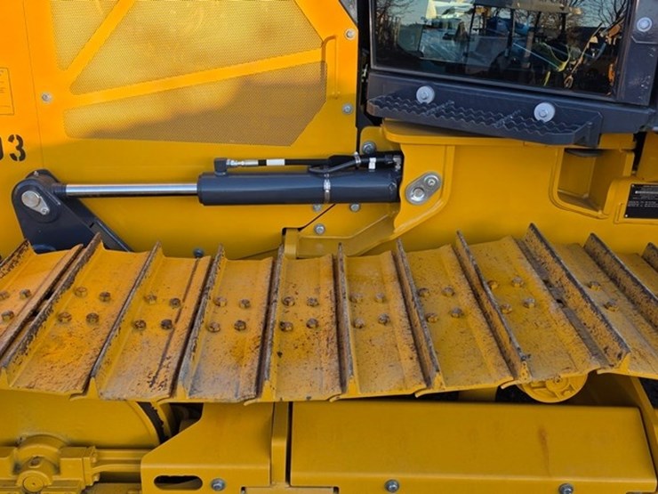 2023-deere-550-lgp-image-16