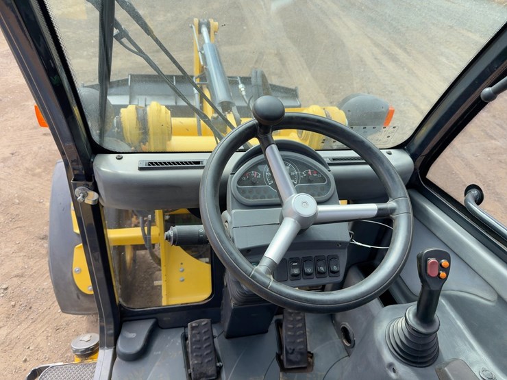 2017-yanmar-v8-image-25