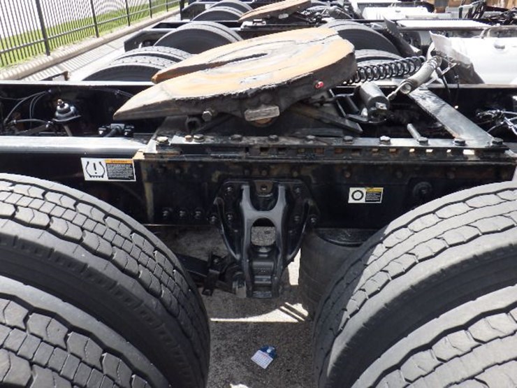 2022-kenworth-t680-image-6