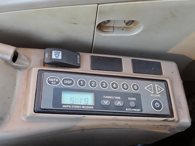 2014-case-cx160c-image-92