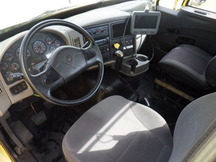 2016-international-8600-image-15