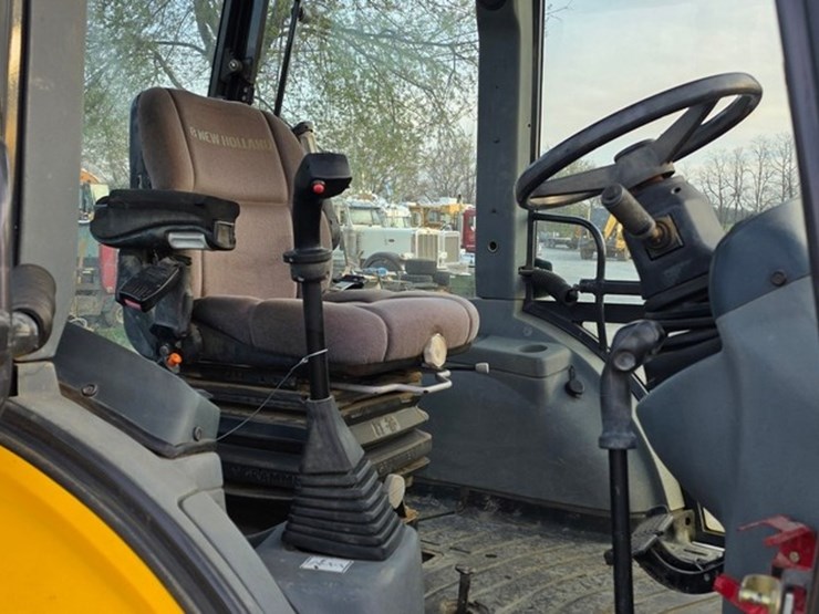 2009-new-holland-b95b-image-56