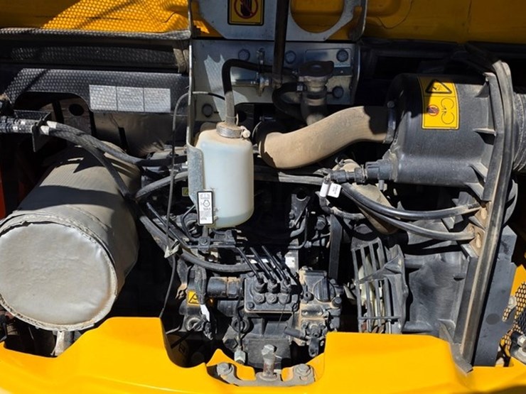 2021-jcb-35z-1-image-51