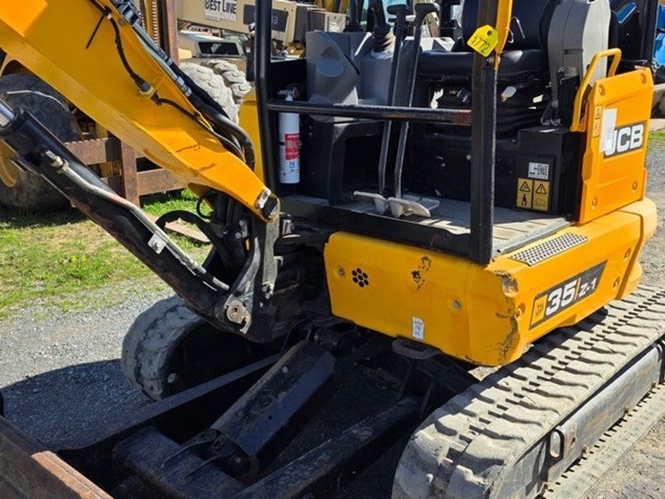 2021-jcb-35z-1-image-12