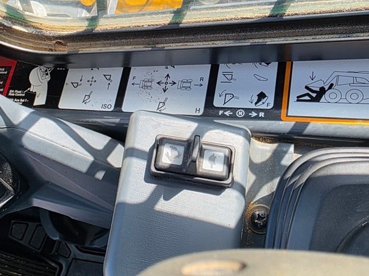 2018-deere-331g-image-55