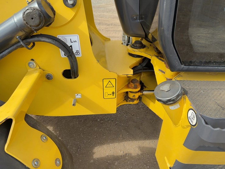 2017-yanmar-v8-image-17