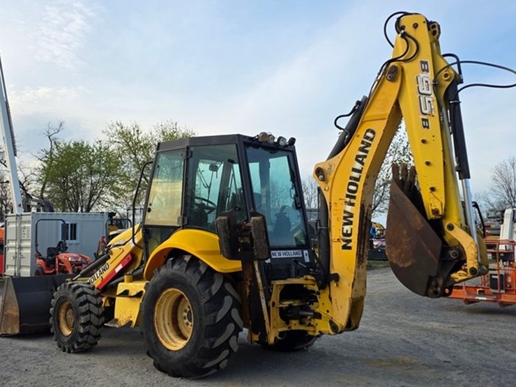 2009-new-holland-b95b-image-3