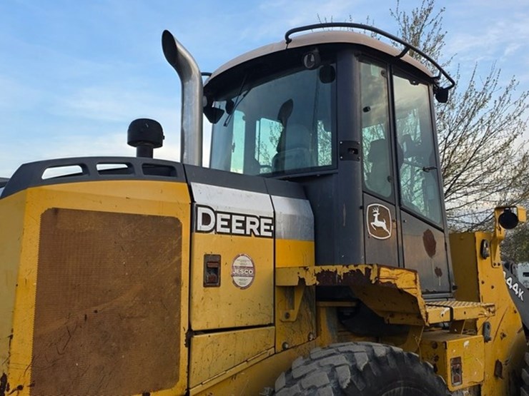 2012-deere-444k-image-24