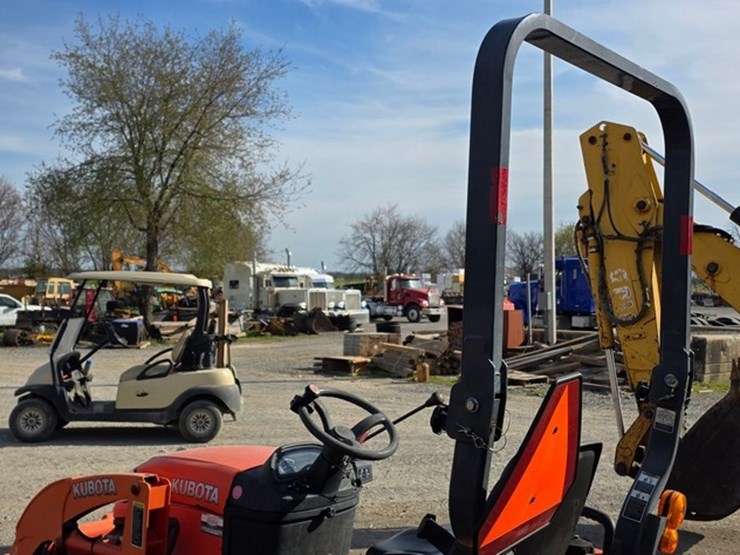 2014-kubota-bx1870-image-19