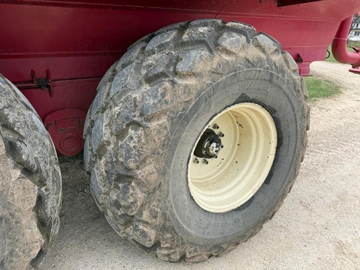 jamesway-auto-trac-5600-gallon-manure-tanker-image-13