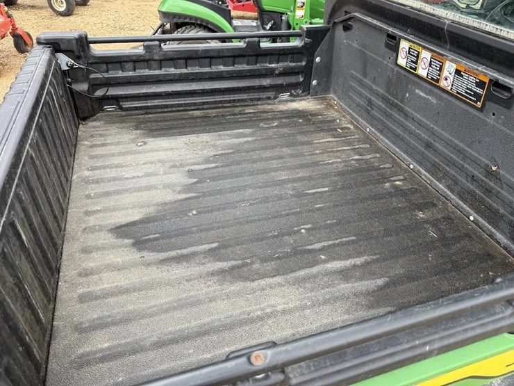 john-deere-gator-image-7