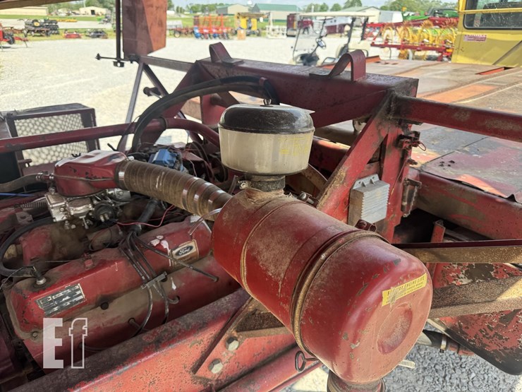 new-holland-1069-image-10