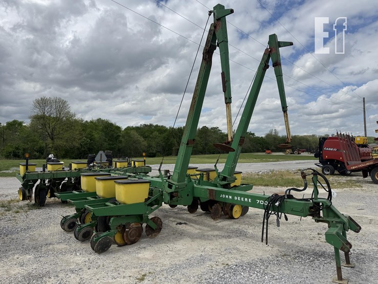 john-deere-7000-image-3