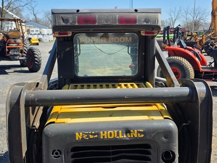 new-holland-l175-image-18