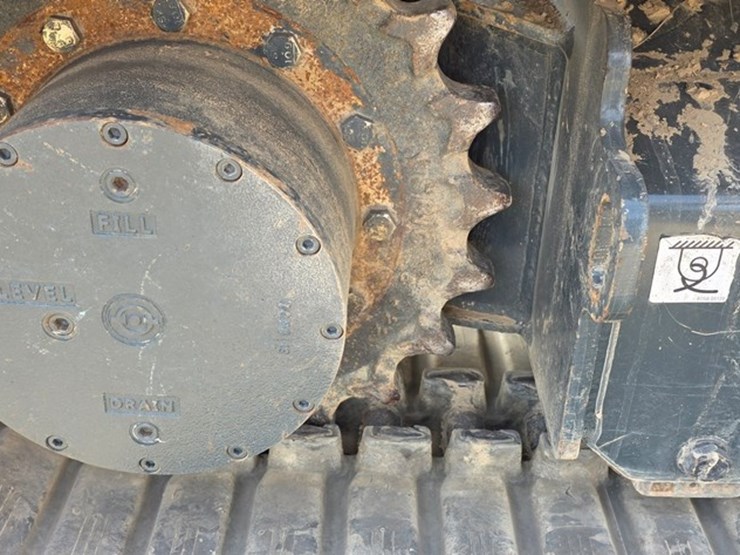 2020-new-holland-e57c-image-34