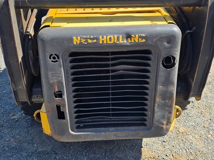 new-holland-l175-image-17