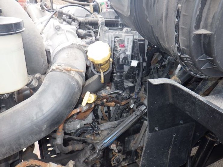 2017-international-prostar-image-16