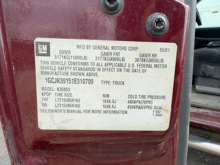 2001-chevrolet-silverado-3500-image-22