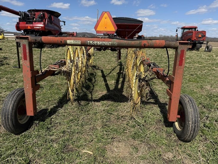 h&s-hi-capacity-12-wheel-rake-image-8