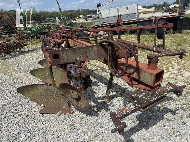 international-720-image-1