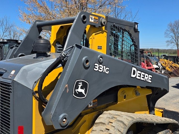 2018-deere-331g-image-19