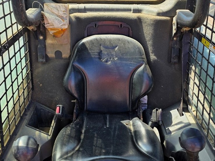 2015-bobcat-t450-image-43